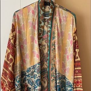 Kashmini NWOT robe/shorter kimono from Belgae
